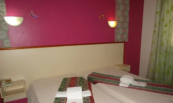 Basic İki Ayrı Yataklı Oda