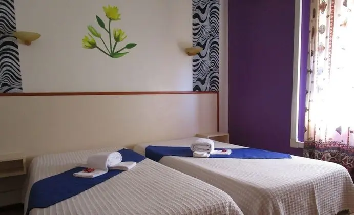 Basic İki Ayrı Yataklı Oda