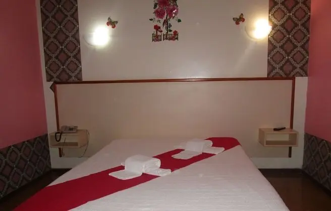 Basic Tek Büyük Yataklı Oda