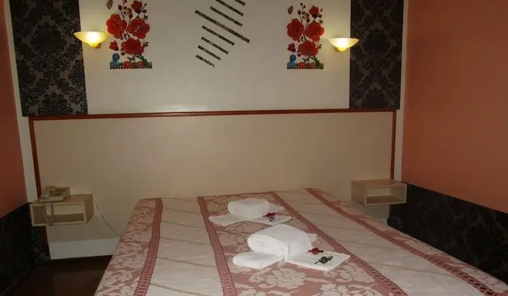 Basic Tek Büyük Yataklı Oda