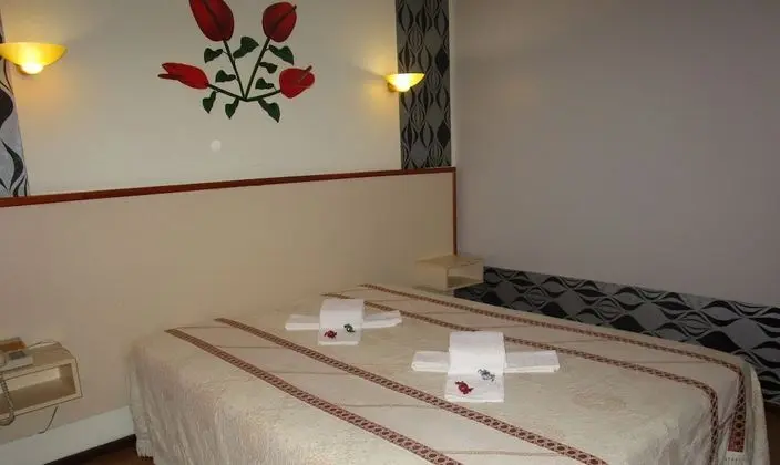 Basic Tek Büyük Yataklı Oda