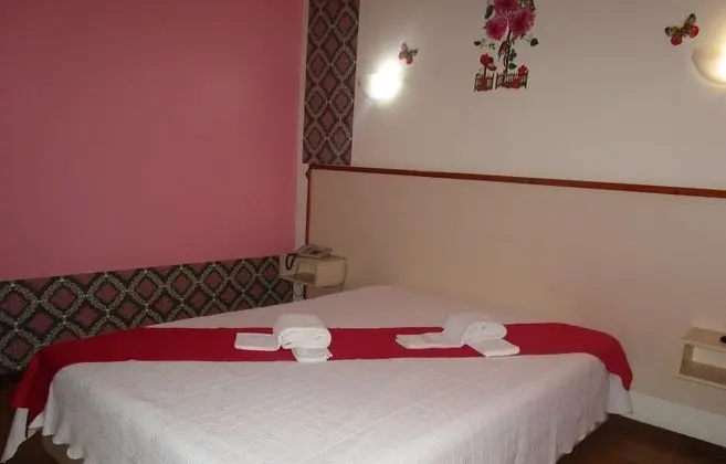 Basic Tek Büyük Yataklı Oda