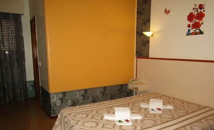 Basic Tek Büyük Yataklı Oda