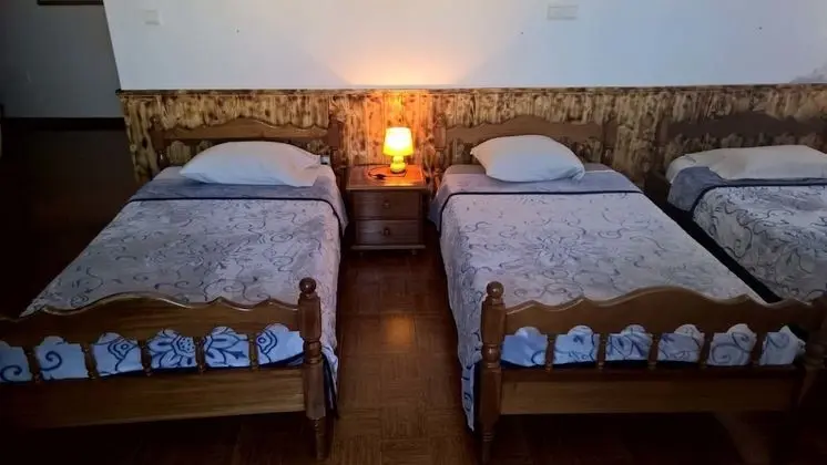 Üç Kişilik Oda