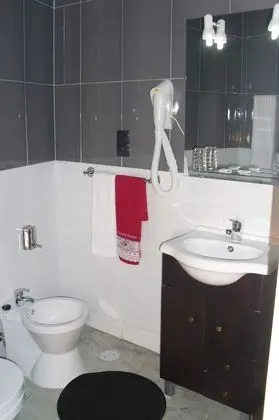Üç Kişilik Oda