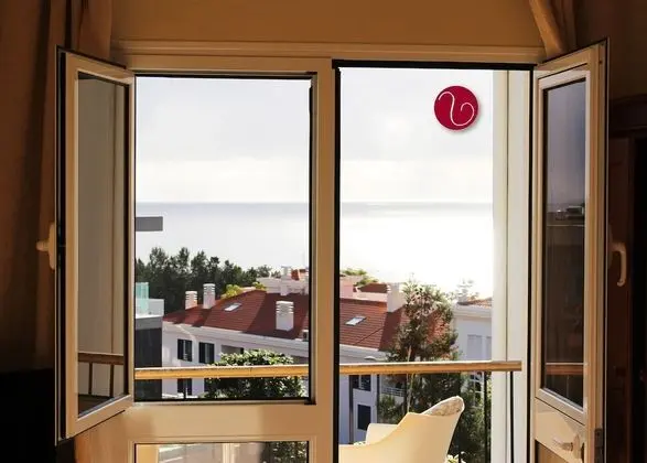 Tek Büyük veya İki Ayrı Yataklı Oda, Deniz Manzaralı