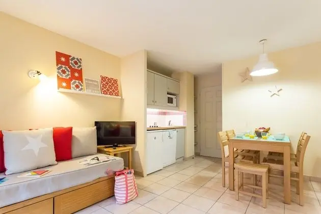 Apartment 5 people - 1 bedroom - Terrace or balcony - Pool view