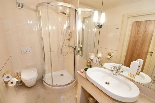 Deluxe Tek Büyük Yataklı Oda, Balkon, Dağ Manzaralı