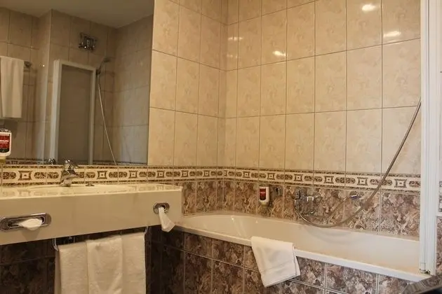 Comfort Tek Büyük Yataklı Oda