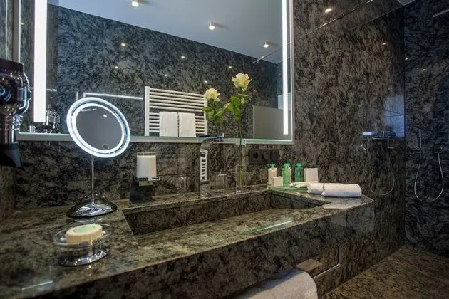 Luxury Süit, Balkon (Orenberg)