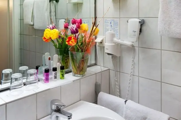 Comfort Tek Büyük Yataklı Oda