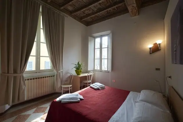 Tek Büyük veya İki Ayrı Yataklı Oda, 1 Yatak Odası