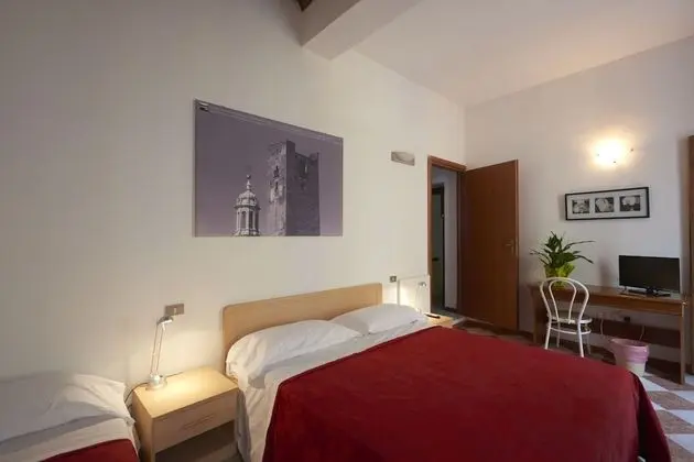 Tek Büyük veya İki Ayrı Yataklı Oda, 1 Yatak Odası