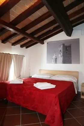 Tek Büyük veya İki Ayrı Yataklı Oda, 1 Yatak Odası