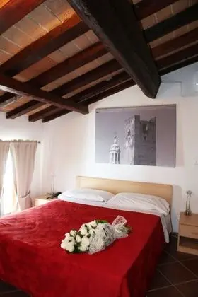 Tek Büyük veya İki Ayrı Yataklı Oda, 1 Yatak Odası