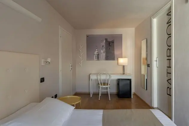 Üç Kişilik Oda, 1 Yatak Odası