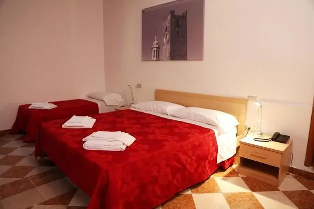 Üç Kişilik Oda, 1 Yatak Odası