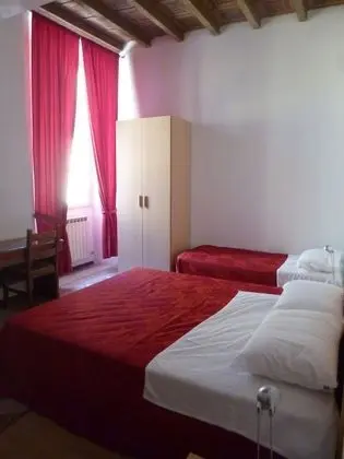 Üç Kişilik Oda, 1 Yatak Odası