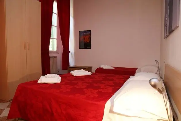 Üç Kişilik Oda, 1 Yatak Odası