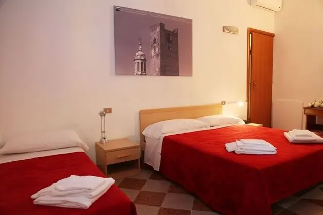 Üç Kişilik Oda, 1 Yatak Odası