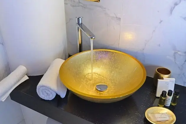 Deluxe Tek Büyük Yataklı Oda, Balkon, Şehir Manzaralı (Carlo III)