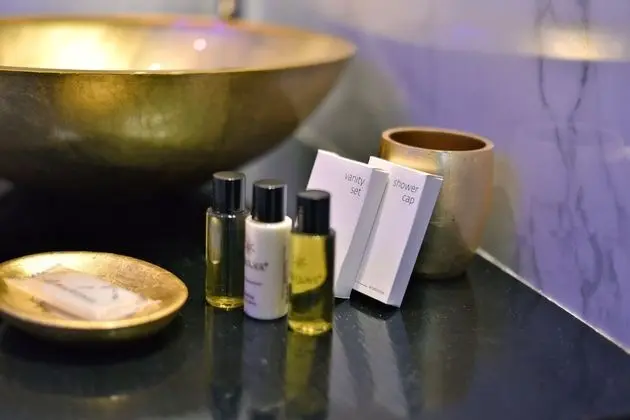 Deluxe Tek Büyük Yataklı Oda, Balkon, Şehir Manzaralı (Carlo III)