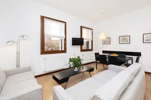 Apart Daire, 2 Yatak Odası, Sigara İçilmez