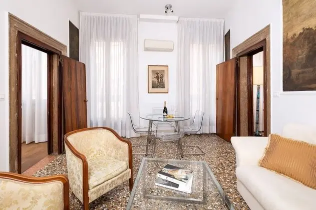 Apart Daire, 2 Yatak Odası, Sigara İçilmez