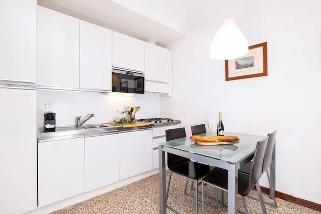 Family Apart Daire, Sigara İçilmez