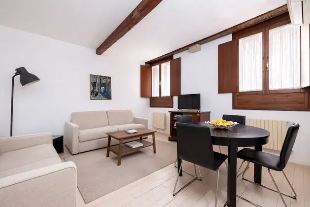 Family Apart Daire, Sigara İçilmez