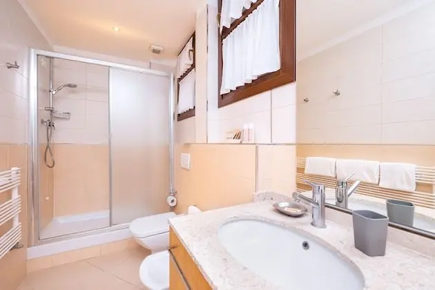 Family Apart Daire, Sigara İçilmez