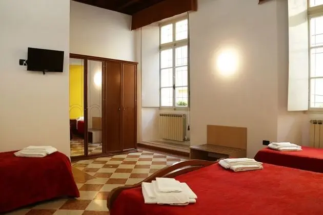 Üç Kişilik Oda, 1 Yatak Odası