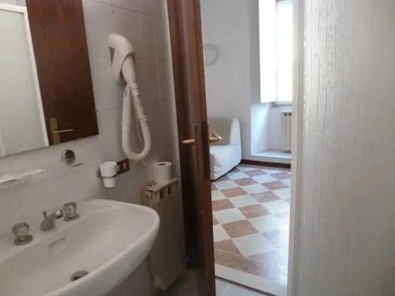 Üç Kişilik Oda, 1 Yatak Odası