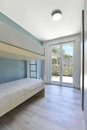 Apart Daire, 2 Yatak Odası, Bahçeli