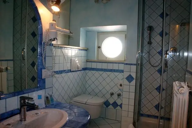 Deluxe Tek Büyük veya İki Ayrı Yataklı Oda, Balkon