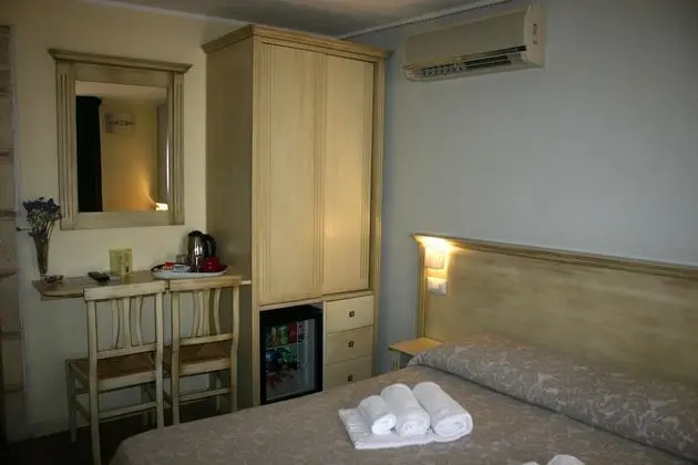 Standard Tek Büyük veya İki Ayrı Yataklı Oda, Balkon