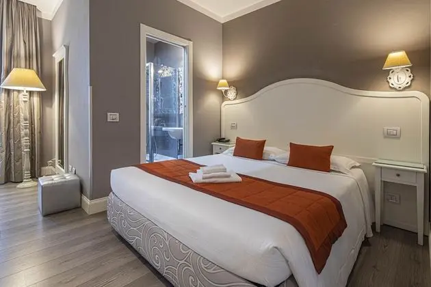 Standard Tek Büyük veya İki Ayrı Yataklı Oda