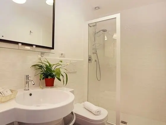 Superior Üç Kişilik Oda, Özel Banyo