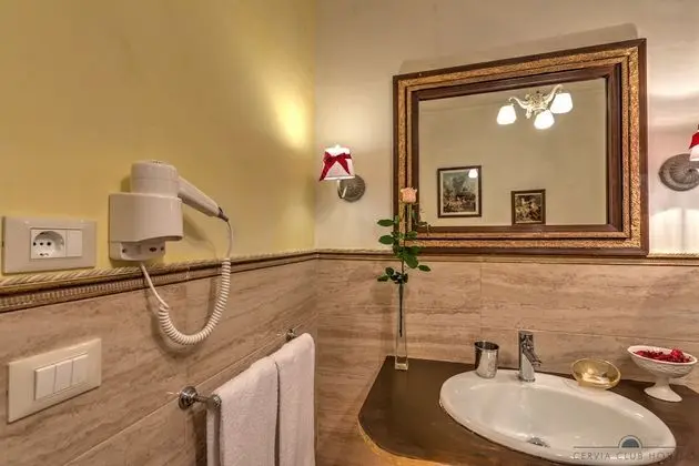 Standard Tek Büyük Yataklı Oda