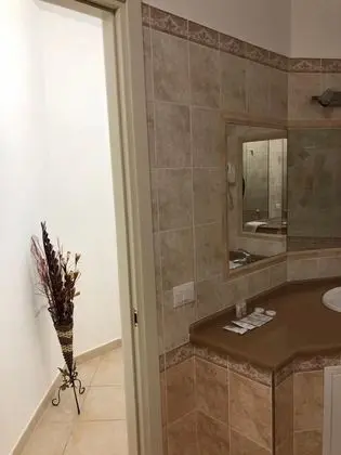 Üç Kişilik Oda, Bahçe Manzaralı