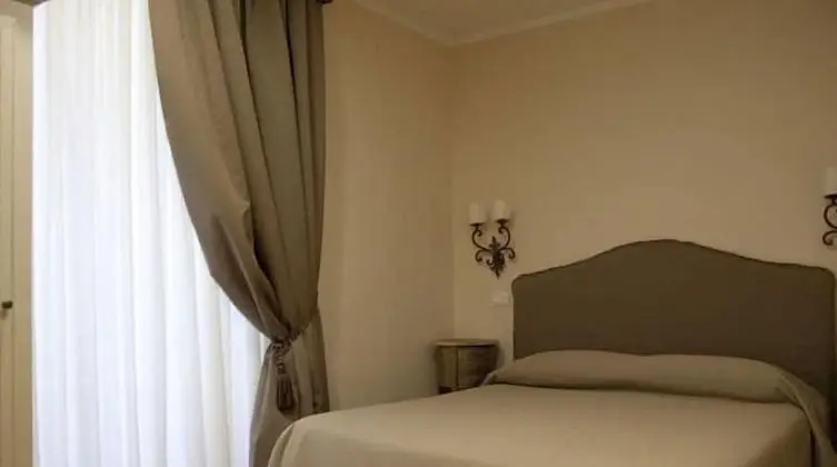 Classic Tek Büyük veya İki Ayrı Yataklı Oda