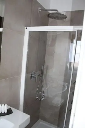 Üç Kişilik Oda