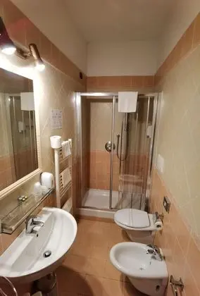 Classic Tek Büyük Yataklı Oda