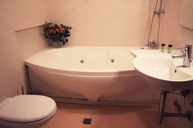 Tek Büyük veya İki Ayrı Yataklı Oda