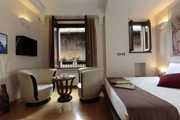 Family Oda, Bağlantılı Odalar