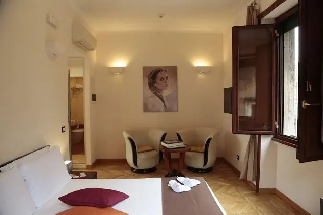 Family Oda, Bağlantılı Odalar