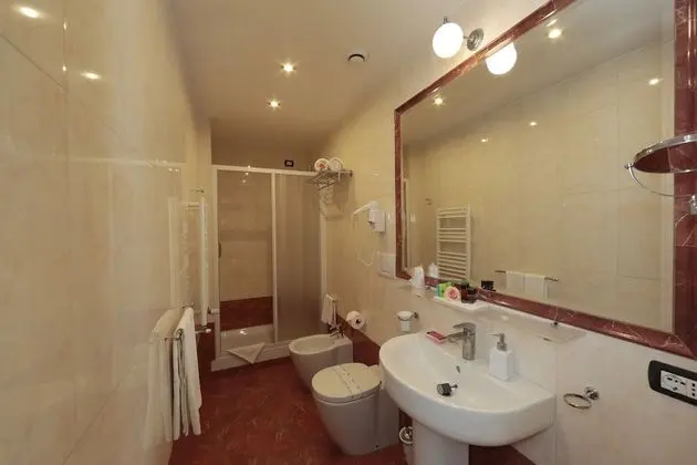 Family Oda, Bağlantılı Odalar