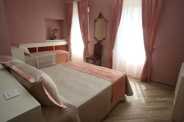 Deluxe Üç Kişilik Oda