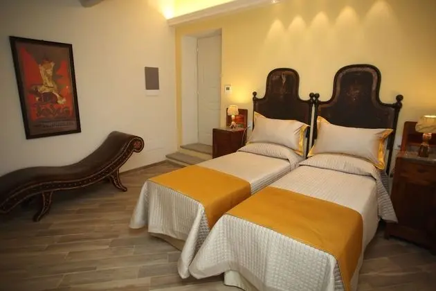 Family Oda, Bağlantılı Odalar