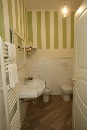 Family Oda, Bağlantılı Odalar